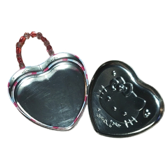 Hello Kitty Love Embossed Tin Heart Bead Handle Container Purse Collectable Toy - Picture 8 of 16